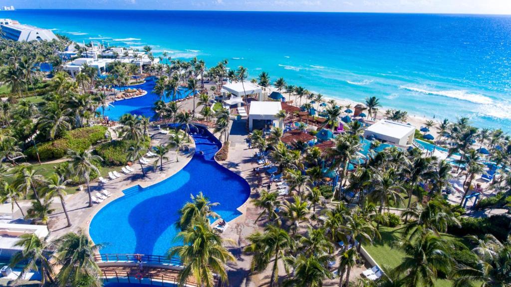 The Grand Oasis Cancún